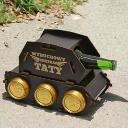 Czołg na piwo drewniany z grawerem - prezent dla taty
