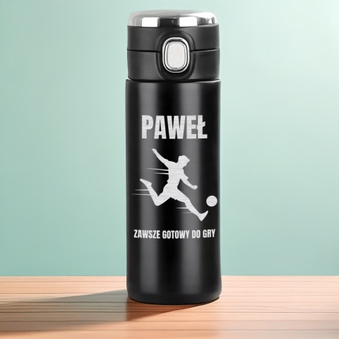 Prezent dla piłkarza – personalizowany kubek termiczny z imieniem