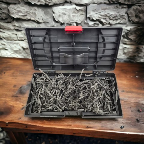 SKRZYNKA NARZĘDZIOWA Z ETYKIETĄ NA EMERYTURĘ