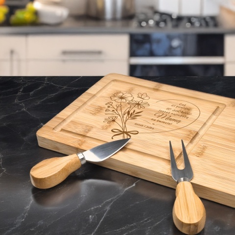 Bambusowa deska do serów – piękny prezent dla mamy od dzieci
