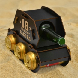 CZOŁG NA PIWO DREWNIANY Z GRAWEREM - 18 URODZINY