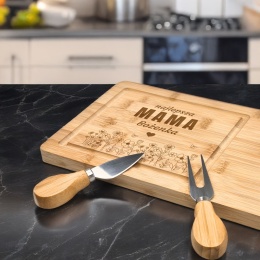 Deska do serów z grawerem – najlepszy prezent dla mamy
