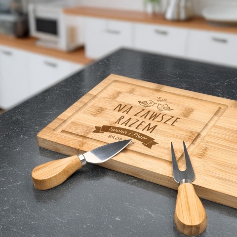 Deska do serów z grawerem – symboliczny prezent dla żony