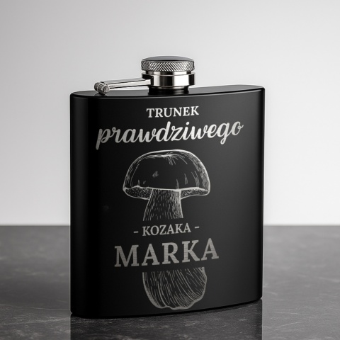 Grawerowana piersiówka dla grzybiarza - oryginalny prezent