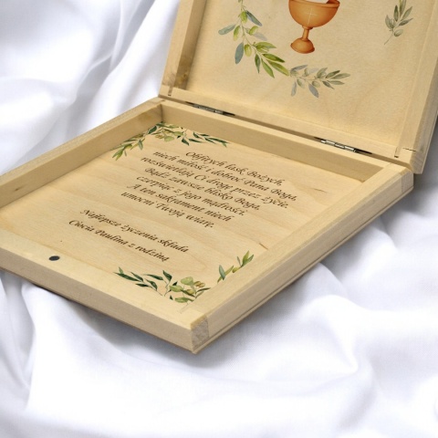 PAMIĄTKA NA KOMUNIĘ ŚWIĘTĄ - PUDEŁKO KWADRAT