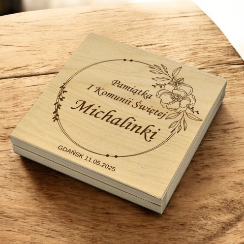 PAMIĄTKA NA KOMUNIĘ ŚWIĘTĄ - PUDEŁKO KWADRAT