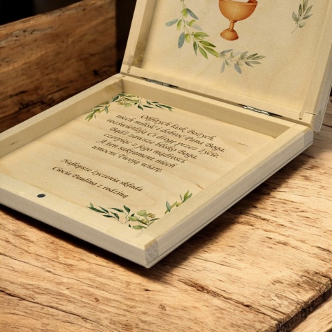 PAMIĄTKA NA KOMUNIĘ ŚWIĘTĄ - PUDEŁKO KWADRAT