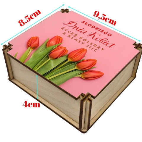 PUDEŁKO NA SŁODKOŚCI 8,5 x 9,5 x 4,5 cm na DZIEŃ KOBIET Z TULIPANAMI