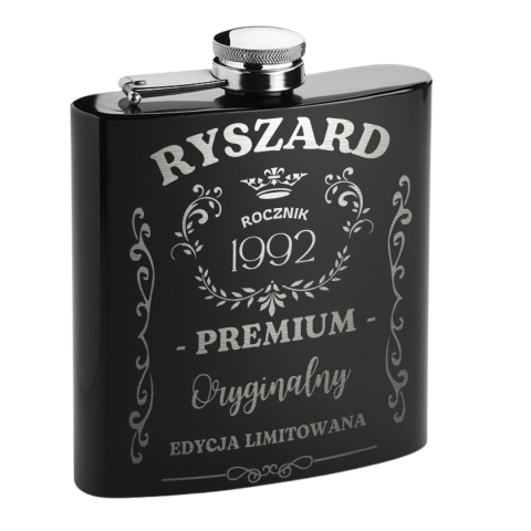 Piersiówka dla faceta na urodziny - elegancki prezent