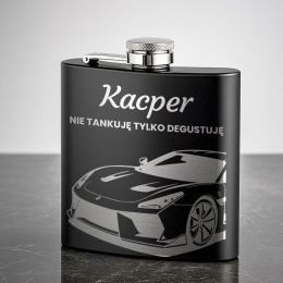 Piersiówka dla kierowcy - wyjątkowy prezent z grawerem