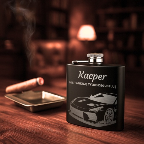 Piersiówka dla kierowcy - wyjątkowy prezent z grawerem