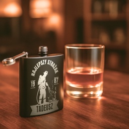 Piersiówka dla najlepszego strażaka - wyjątkowy prezent na urodziny