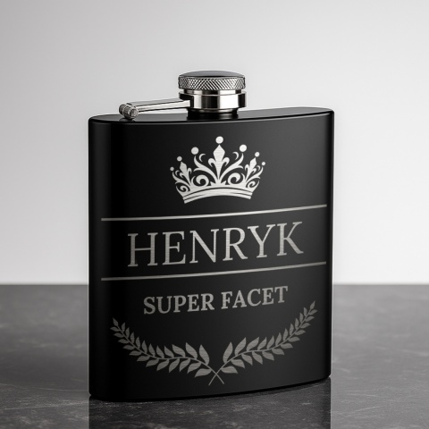 Piersiówka super faceta - prezent z imieniem