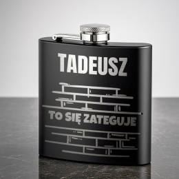 Piersiówka z grawerem dla budowlańca - wyjątkowy prezent