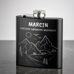 Piersiówka z grawerem dla podróżnika - elegancki prezent