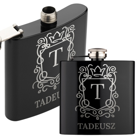 Piersiówka z inicjałem - elegancki prezent dla wyjątkowego mężczyzny