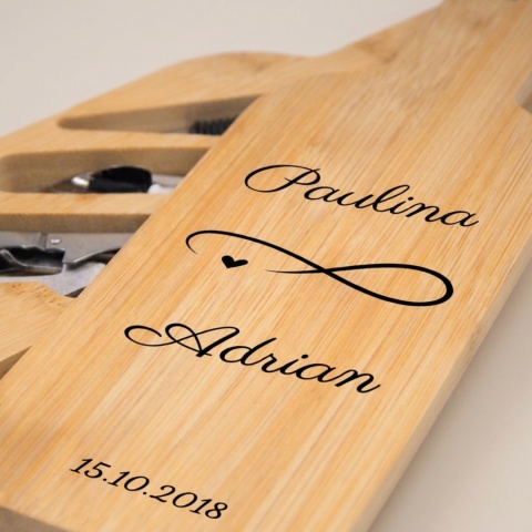 Bambusowy zestaw do wina z nadrukiem Znak Nieskończoności prezent na ślub