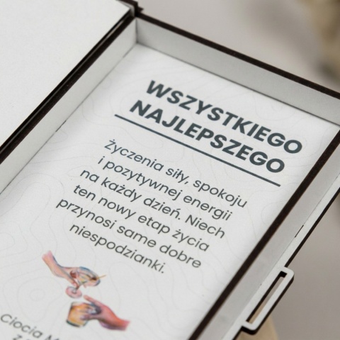 Klasyczne pudełko na pieniądze na 18 urodziny z nadrukiem