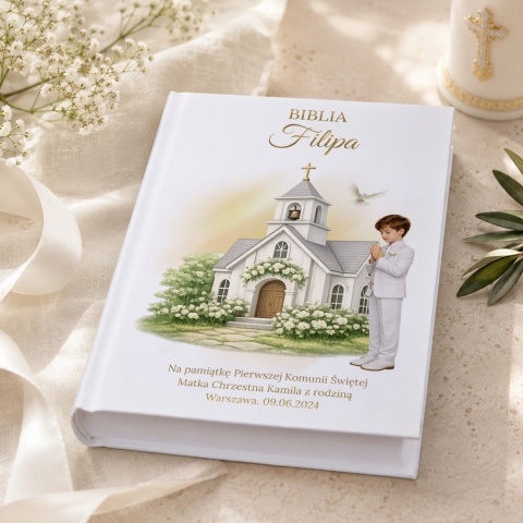 Personalizowana Biblia na Komunię dla chłopca - kościółek i gołąbki