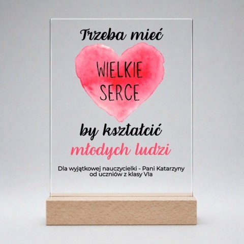 Personalizowana statuetka dla nauczyciela z sercem na Zakończenie Roku Szkolnego
