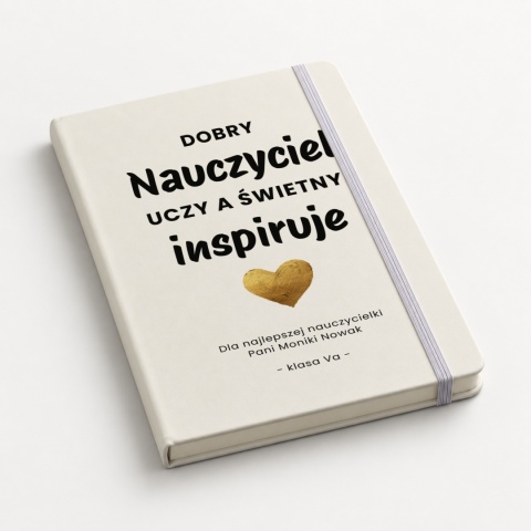 Biały notes A5 ze złotym sercem jako pamiątkowy podarunek od przedszkolaka na Dzień Nauczyciela