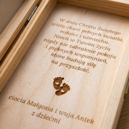 Pamiątka chrztu świętego - drewniane pudełko na pieniądze na Chrzest ze złotym lustrzanym dekorem