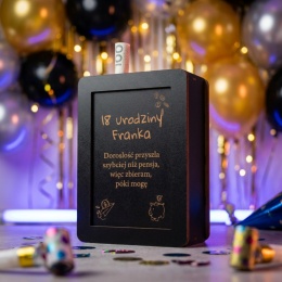 Personalizowana skarbonka na osiemnaste urodziny czarna HDF