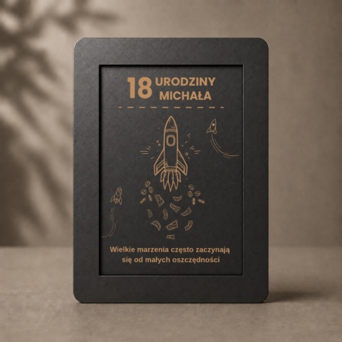 Skarbonka na 18 urodziny czarna z grawerem motyw rakiety