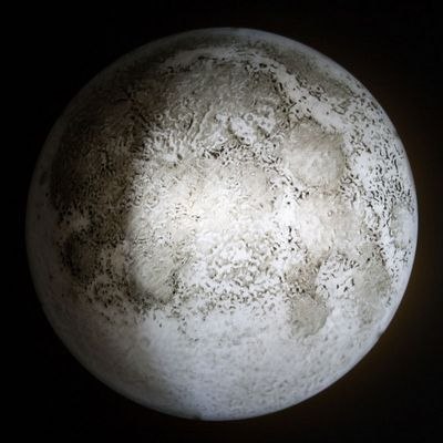 KSIĘŻYC NA ŚCIANĘ KSIĘŻYC NA ŚCIANĘ